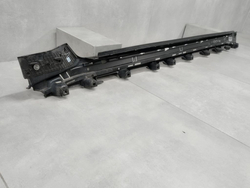 Lajsna praga ślizg mocowanie desni BMW i4 G26 M paket 20-