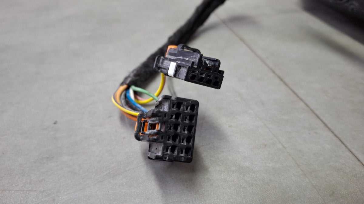 Lusterko desni 13 PIN (9+4) Opel Frontera C Citroen c3 Aircross II 24- RH