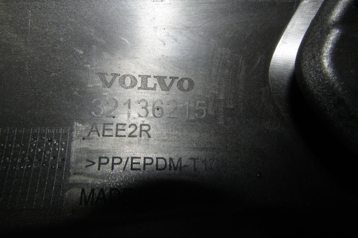 Spojler ZDERZAKA zadnji VOLVO XC60 II LIFT R-DESIGN 21-