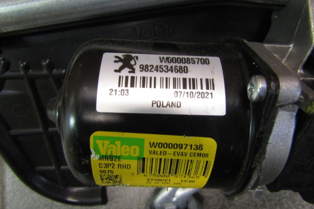 Mechanizm wycieraczek Peugeot 208 Corsa F prednji 19-