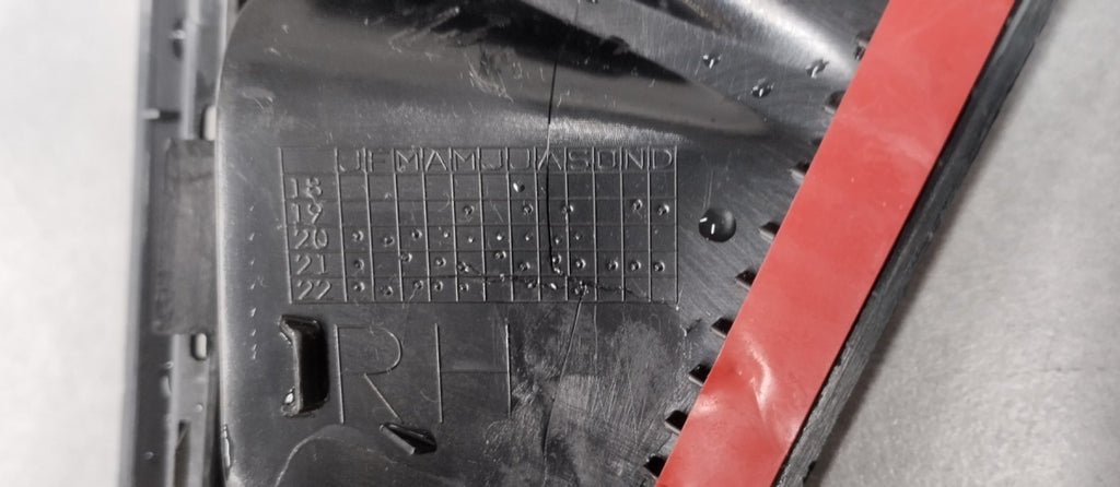 Blatobran obloga lajsna a desni AIR Breather BMW F95 X5M 8075178
