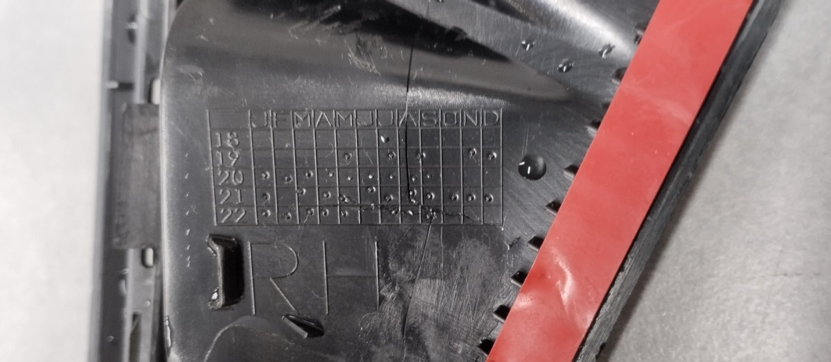 Blatobran obloga lajsna a desni AIR Breather BMW F95 X5M 8075178
