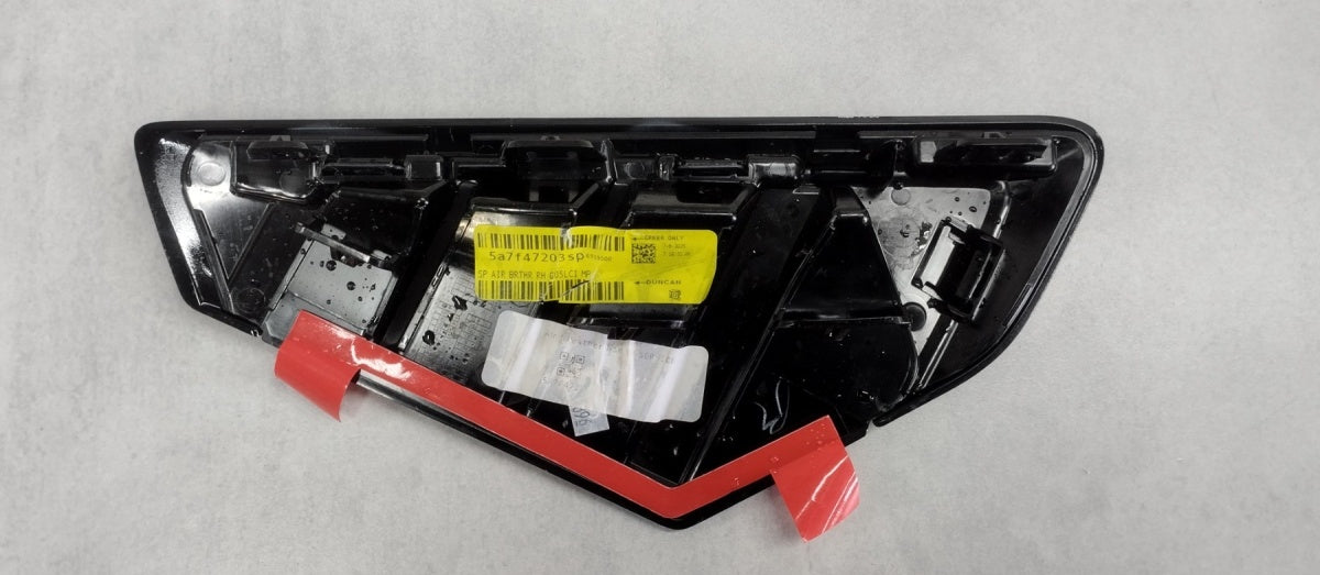Blatobran obloga a desni prednji BMW X5 G05 lift M-paket 2023-