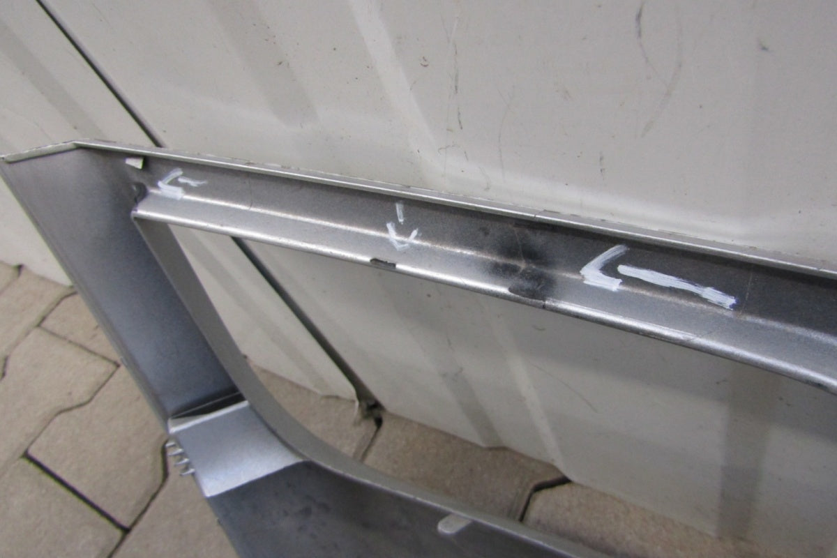 Maska (grill) obloga ramka a desna NISSAN NV400 2010-