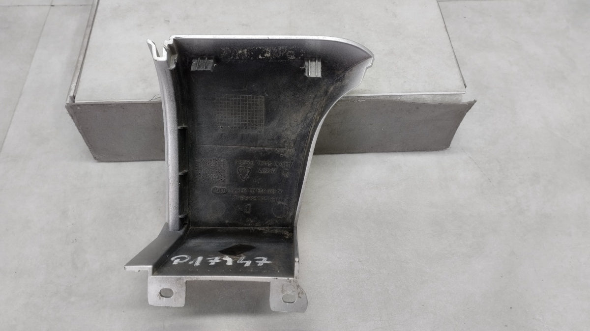Narożnik lajsna desni zadnji Mercedes Vito 03-14 A6396940825K2