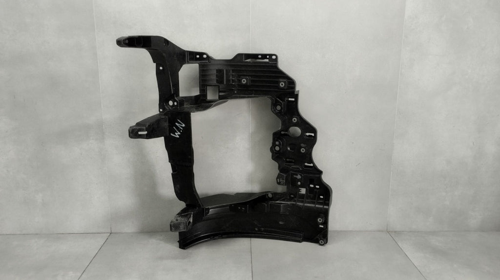 Narożnik oklular stelaż desni Mercedes Actros L Pro Cabin MP6 A9608855565
