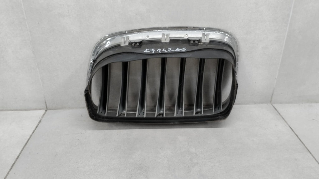Maska (grill) Nerka Atrapa desna RH BMW X5 E70 / USA 5113-7171396