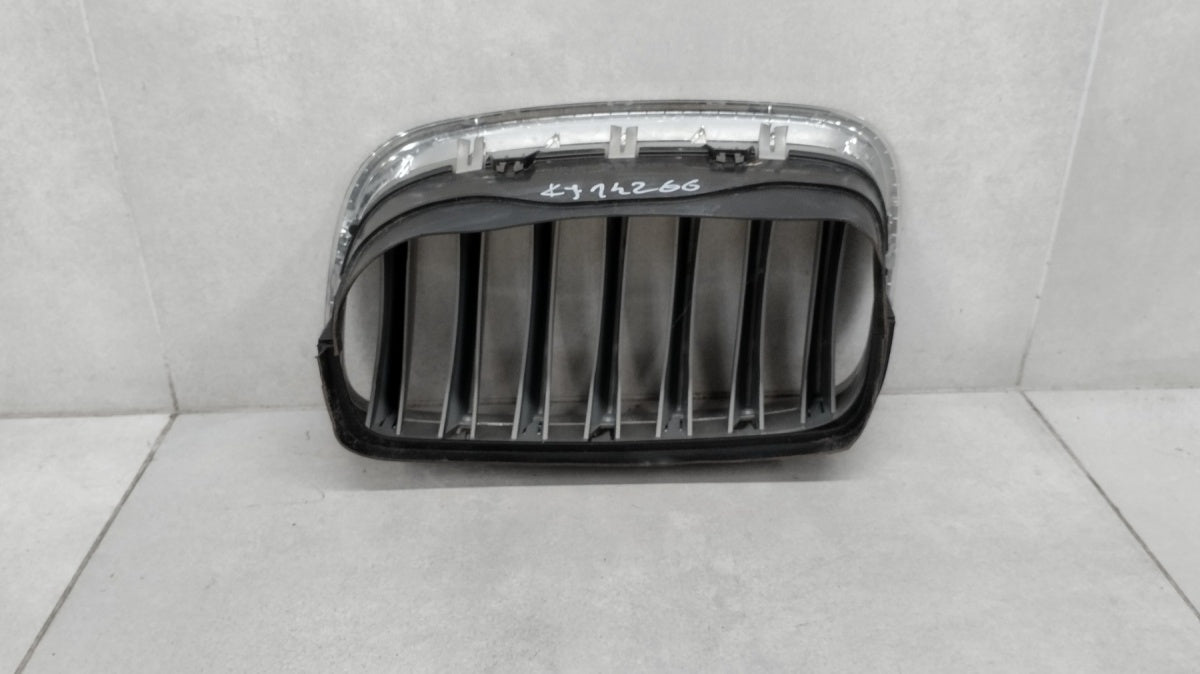 Maska (grill) Nerka Atrapa desna RH BMW X5 E70 / USA 5113-7171396