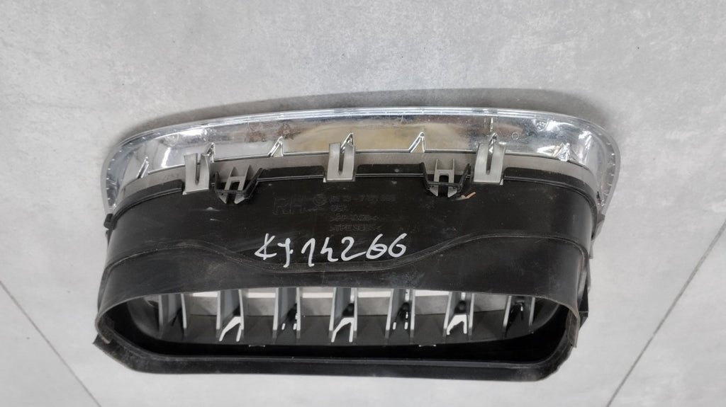 Maska (grill) Nerka Atrapa desna RH BMW X5 E70 / USA 5113-7171396
