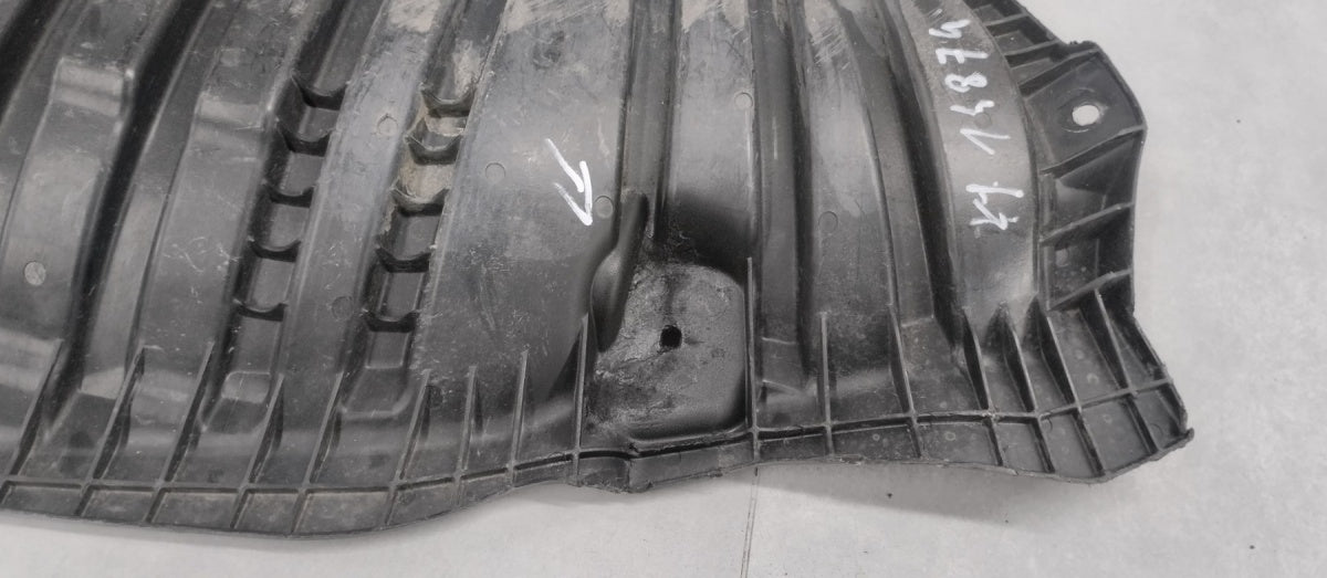 Prednji branik OSŁONA POD MERCEDES C klasa W205 14-21 A2055202400