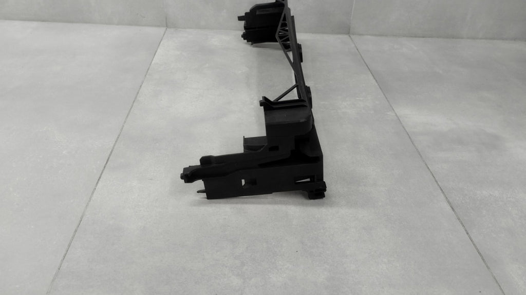 Usmjerivač zraka Osłona górna chłodnicy BMW 5 F10 F11 / 7 F01 F02 OEM