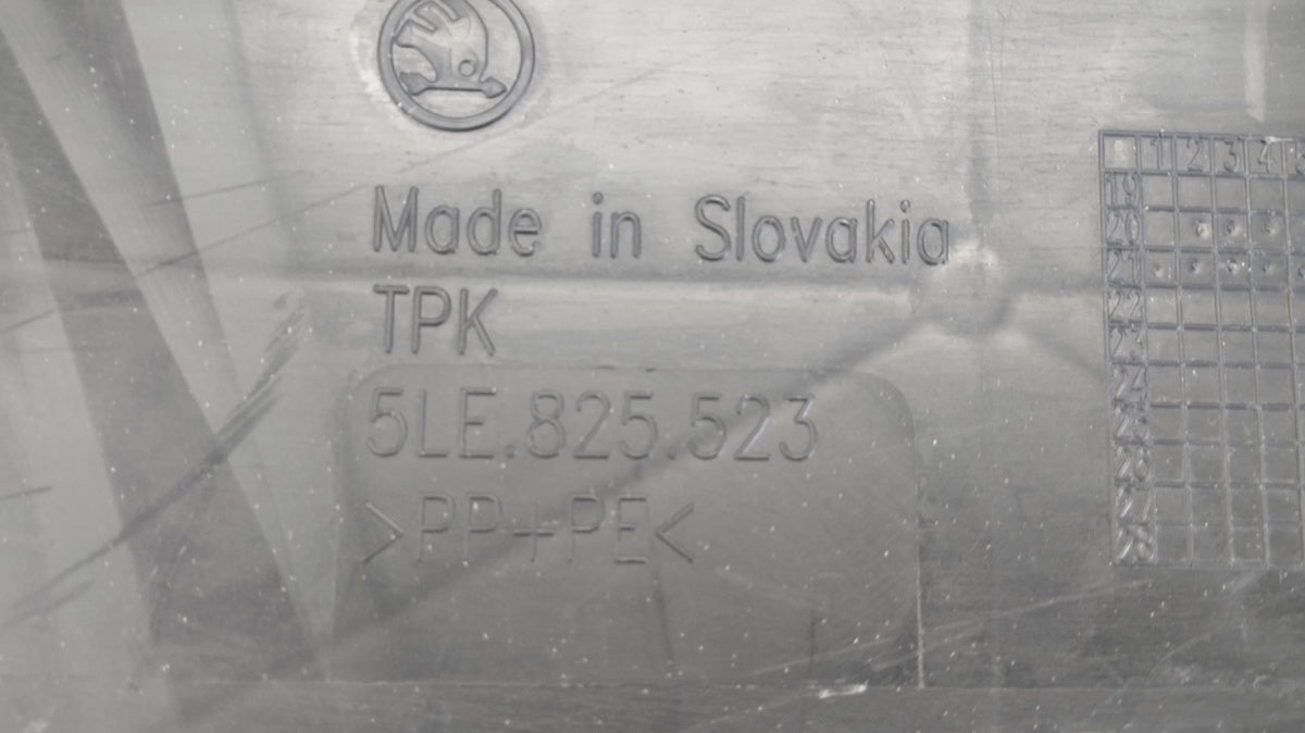 Zaštita płyta podłoga pod zderzak SKODA ENYAQ iV 5LE 2021-