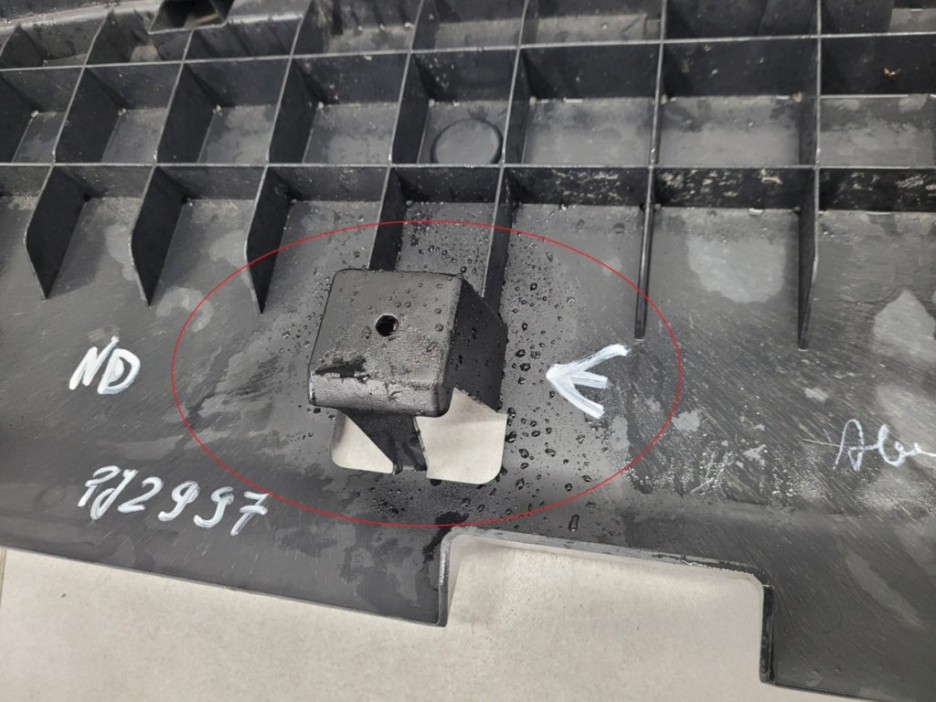 Prednji branik Osłona płyta podłoga zderzaka pod Peugeot 408 II 2 P54 22-