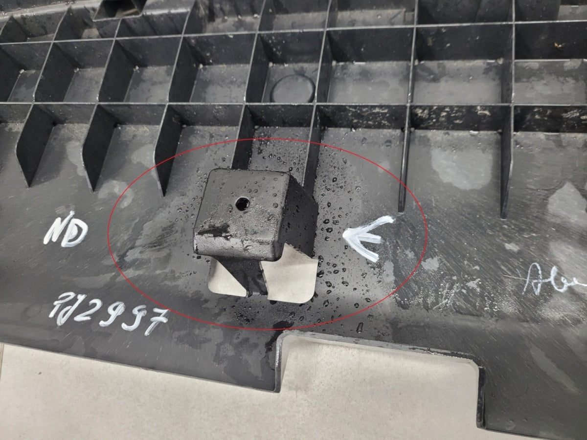 Prednji branik Osłona płyta podłoga zderzaka pod Peugeot 408 II 2 P54 22-