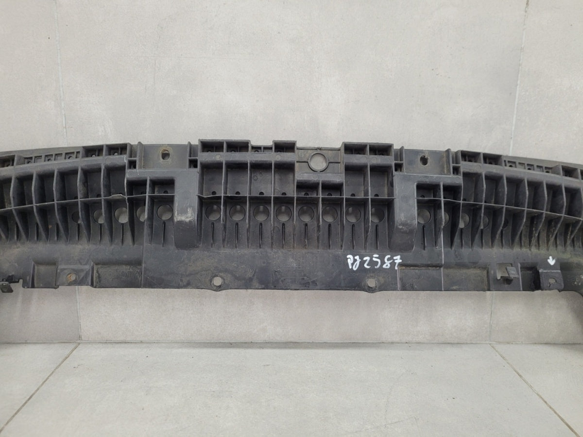 Prednji branik Osłona płyta podłoga pod Toyota Auris I Lift E15 06-12