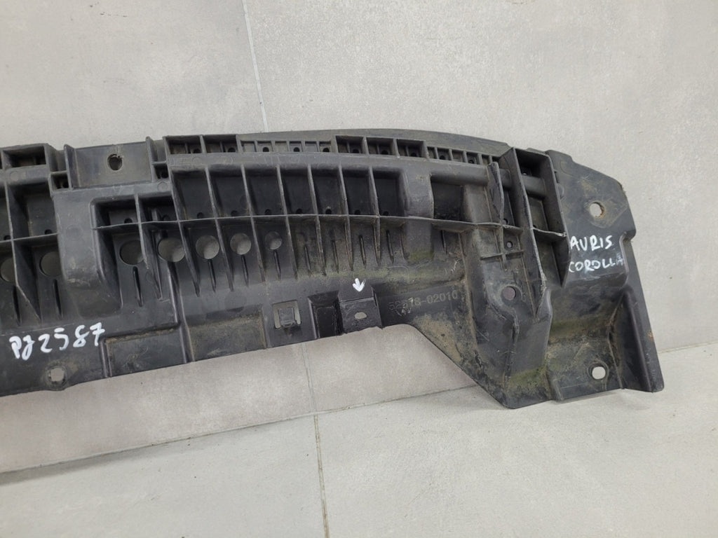 Prednji branik Osłona płyta podłoga pod Toyota Auris I Lift E15 06-12