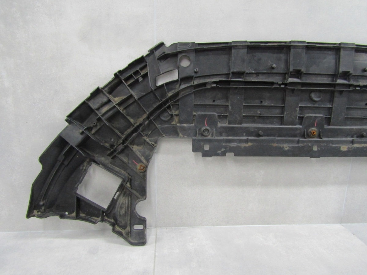 Prednji branik Osłona płyta podłoga zderzaka pod Volvo V40 II 2 12-16