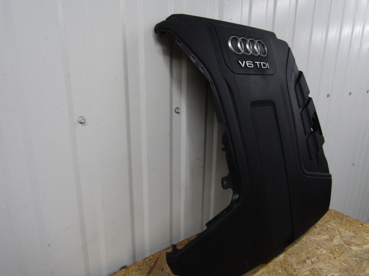 Zaštita górna pokrywa silnika AUDI Q7 4M OE 4M0133849 / 70593911