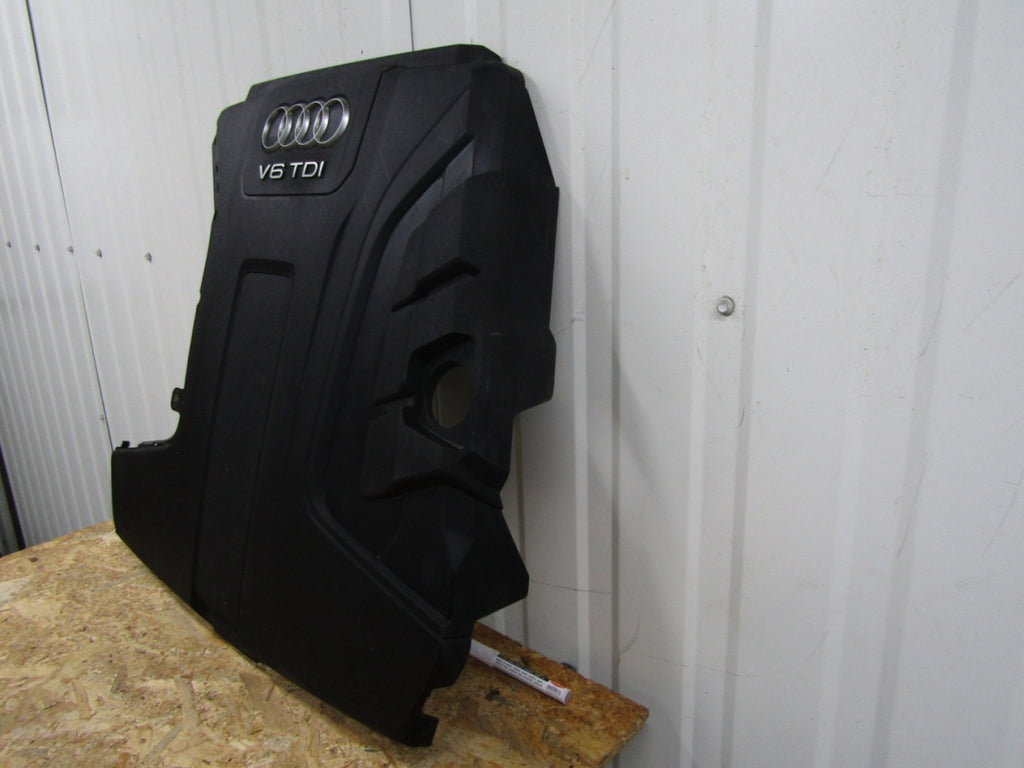 Zaštita górna pokrywa silnika AUDI Q7 4M OE 4M0133849 / 70593911