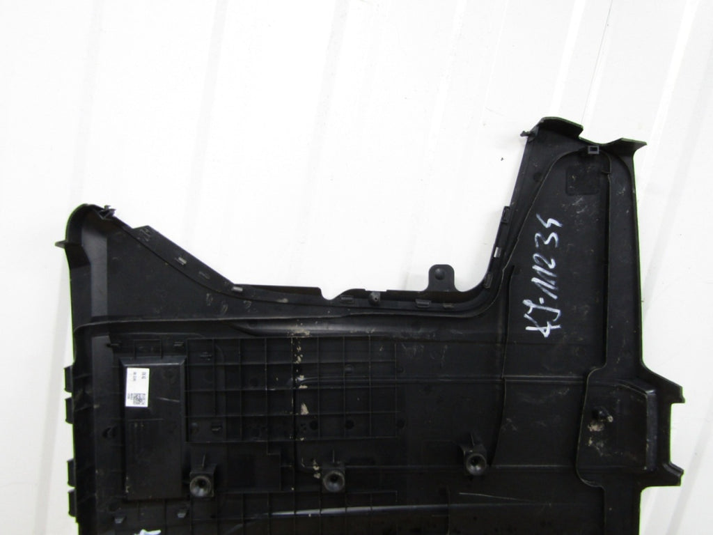 Zaštita górna pokrywa silnika AUDI Q7 4M OE 4M0133849 / 70593911