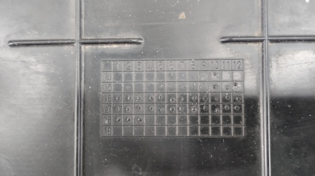 Prednji branik OSŁONA PŁYTA POD TOYOTA AVENSIS T27 LIFT 15-