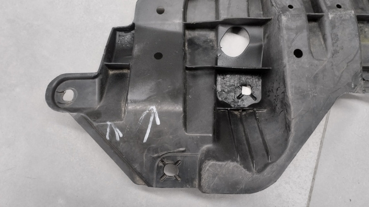 Zaštita Płyta podłoga pod zderzak TOYOTA PRIUS V / PRIUS + 12-