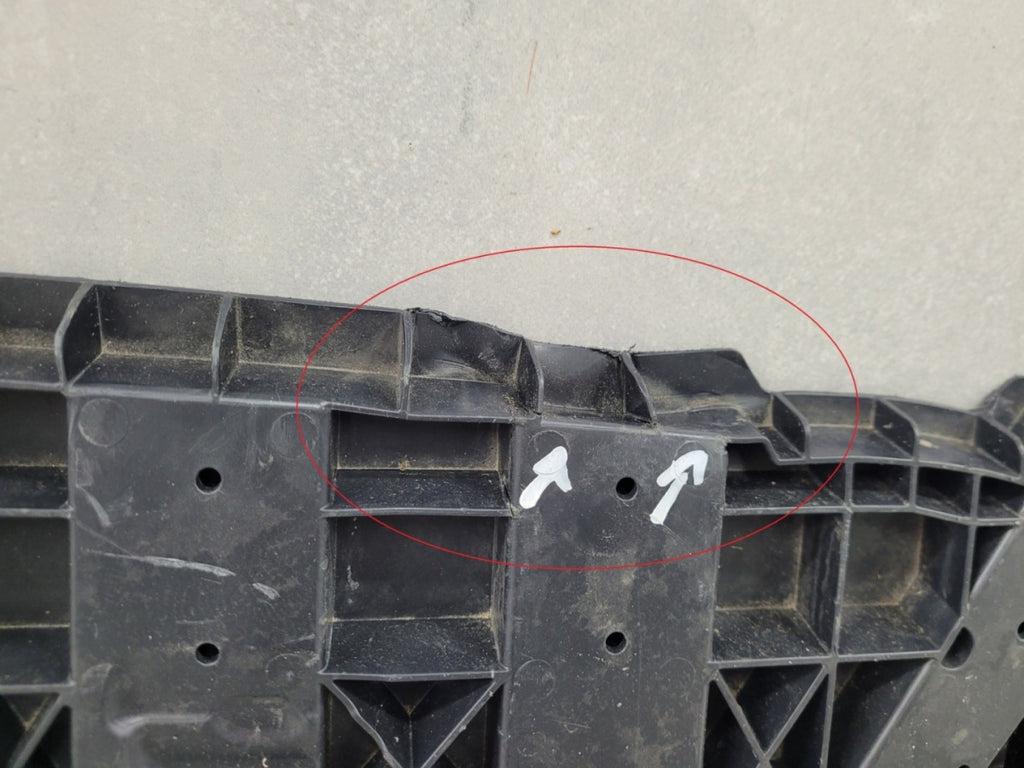 Zaštita Płyta podłoga zderzaka prednja pod zderzak Toyota Aygo X 22-