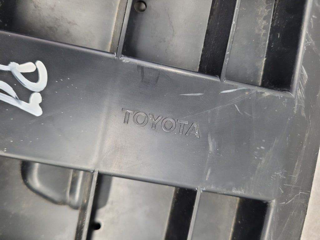 Zaštita Płyta podłoga zderzaka prednja pod zderzak Toyota Aygo X 22-