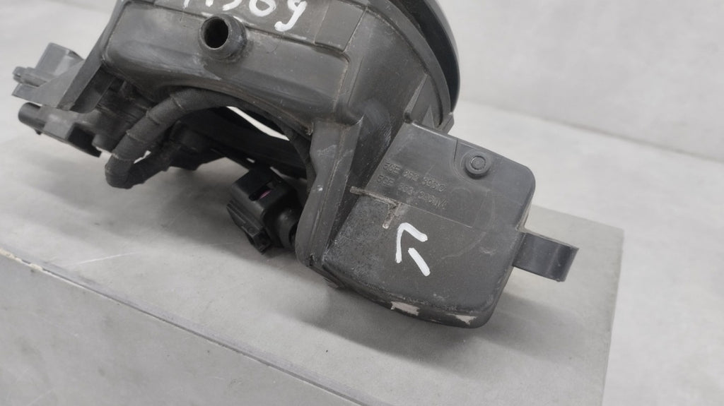Zaštita portu ładowania klapka wlewu emblemat Volkswagen Golf VII GTE 5GE853396
