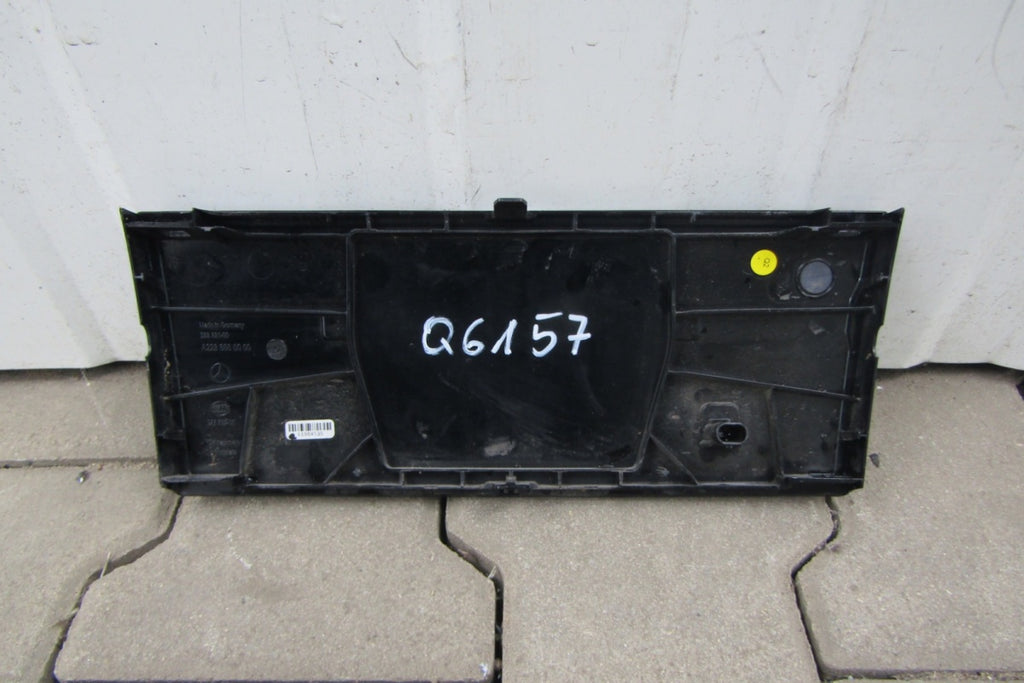 Maska (grill) Osłona Distronic zaślepka radaru atrapa A2238880000