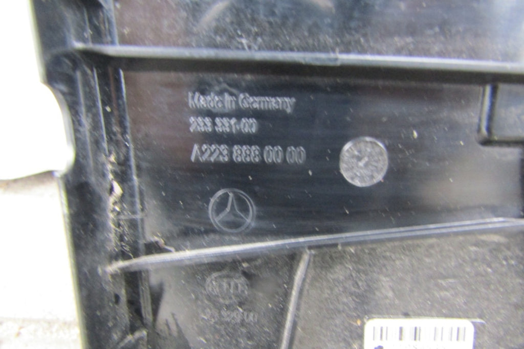 Maska (grill) Osłona Distronic zaślepka radaru atrapa A2238880000