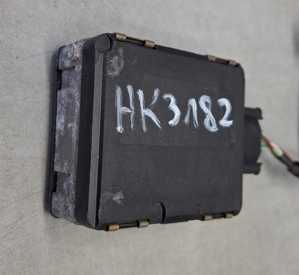 Radar sensor czujnik distronic ACC Mercedes A0009053011