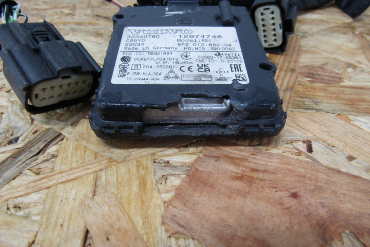 Radar sensor czujnik martwego pola + Wiązka PDC zderzaka zadnji VOLVO XC60 II 2