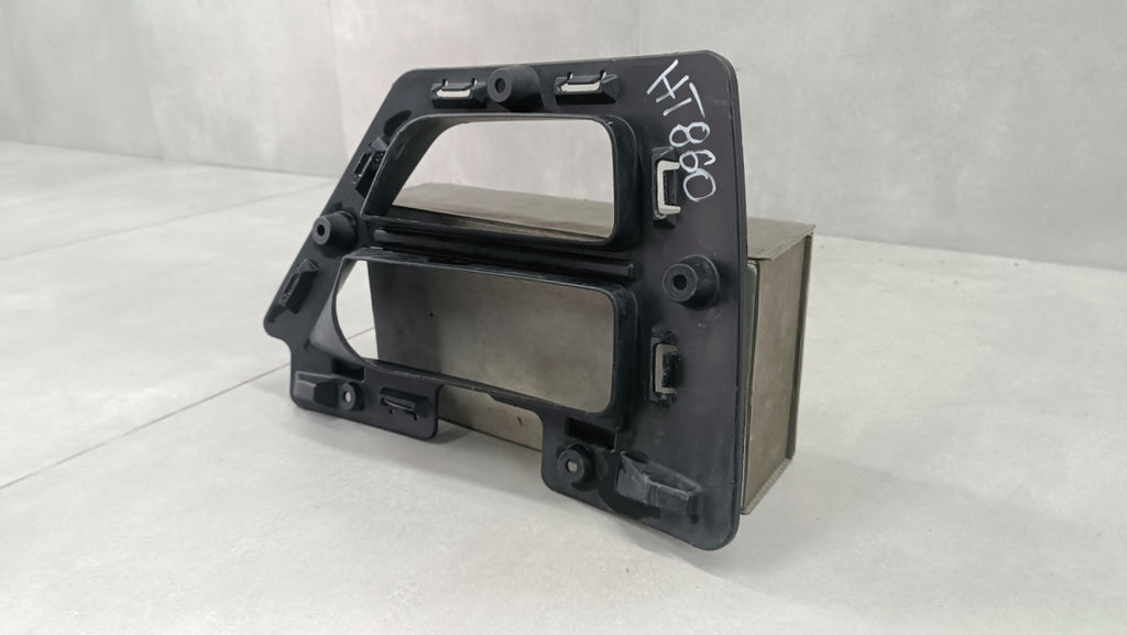 Mocowanie kratki zderzaka prednji lijevi Volkswagen VW Golf VII R 5g0853949D