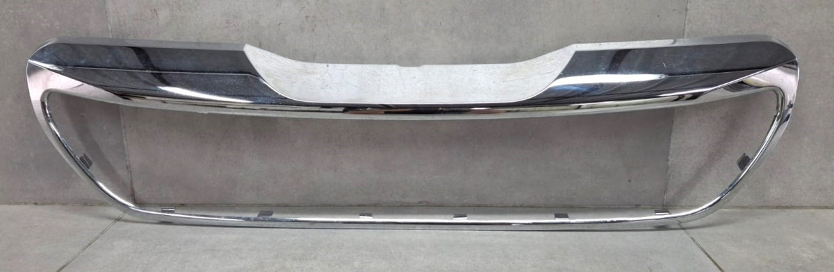Maska (grill) Ramka hrom a atrapy prednja Peugeot 108 14-22