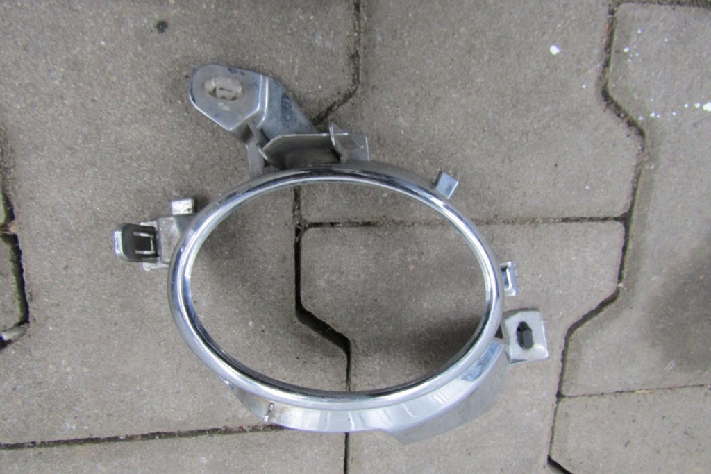 Ramka hrom obudowa halogen desni LEXUS IS 250C 13- LIFT
