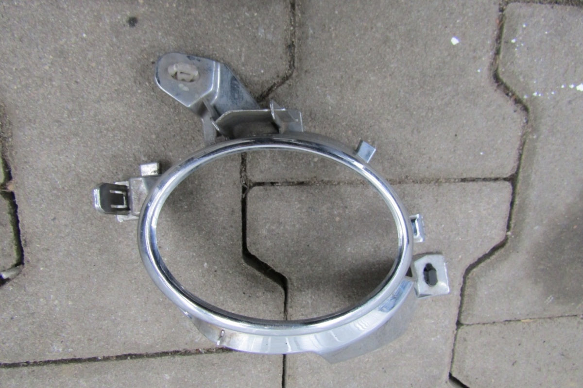 Ramka hrom obudowa halogen desni LEXUS IS 250C 13- LIFT