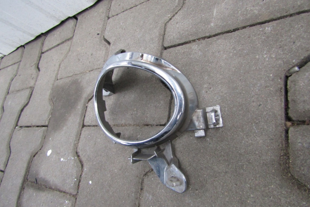Ramka hrom obudowa halogen desni LEXUS IS 250C 13- LIFT