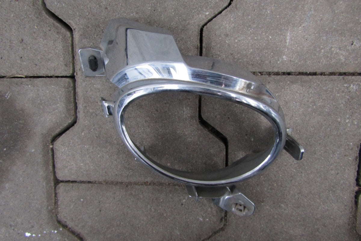 Ramka hrom obudowa halogen desni LEXUS IS 250C 13- LIFT