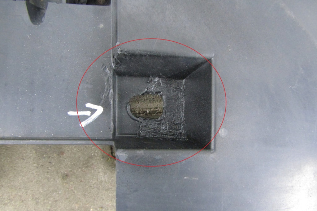 Prednji branik OSŁONA PŁYTA POD RENAULT MEGANE III 622350001R 08-13