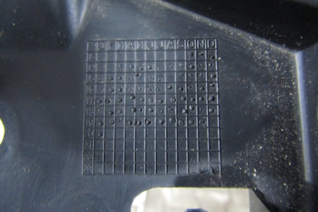 Prednji branik OSŁONA PŁYTA POD TOYOTA YARIS III LIFT 3 108063A0