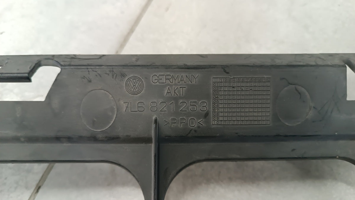 Blatobran Ślizg a prednji prednji lijevi VW Volkswagen Touareg 03-06 7L6
