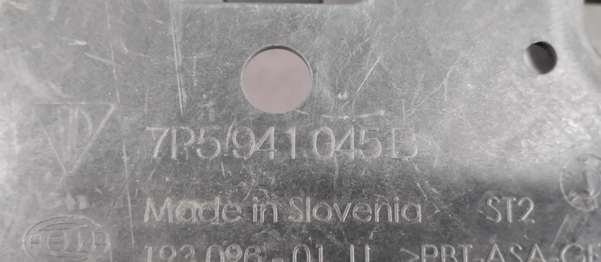 Ślizg uchwyt svjetla lijevi prednji PORSCHE CAYENNE lift 14-17 7P5941045B