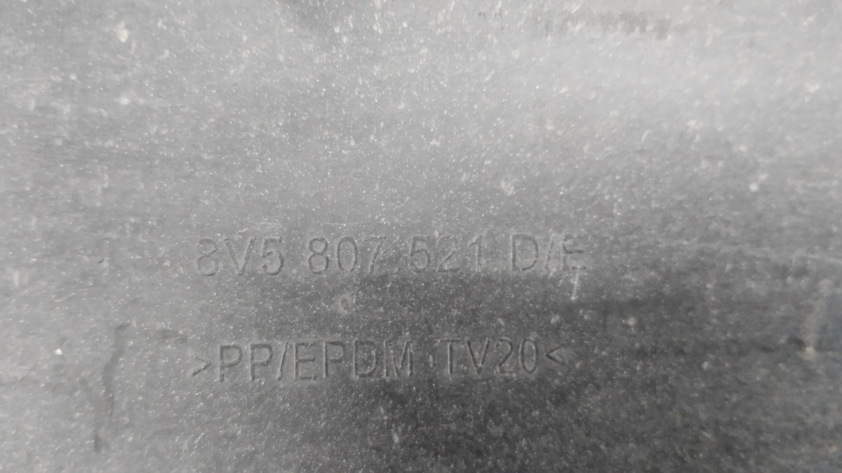 Zadnji branik Spoiler dokładka dyfuzor AUDI A3 8V5 SEDAN 13- 8V5807521 D/E