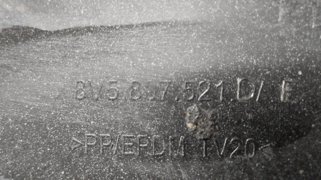 Zadnji branik Spoiler dokładka dyfuzor AUDI A3 8V5 SEDAN 13- 8V5807521