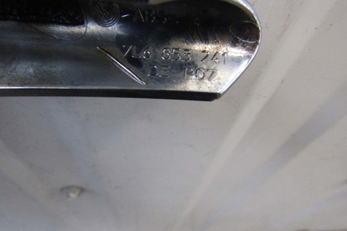 Prednji branik obloga lajsna VW TOUAREG 7L 06-10 LIFT