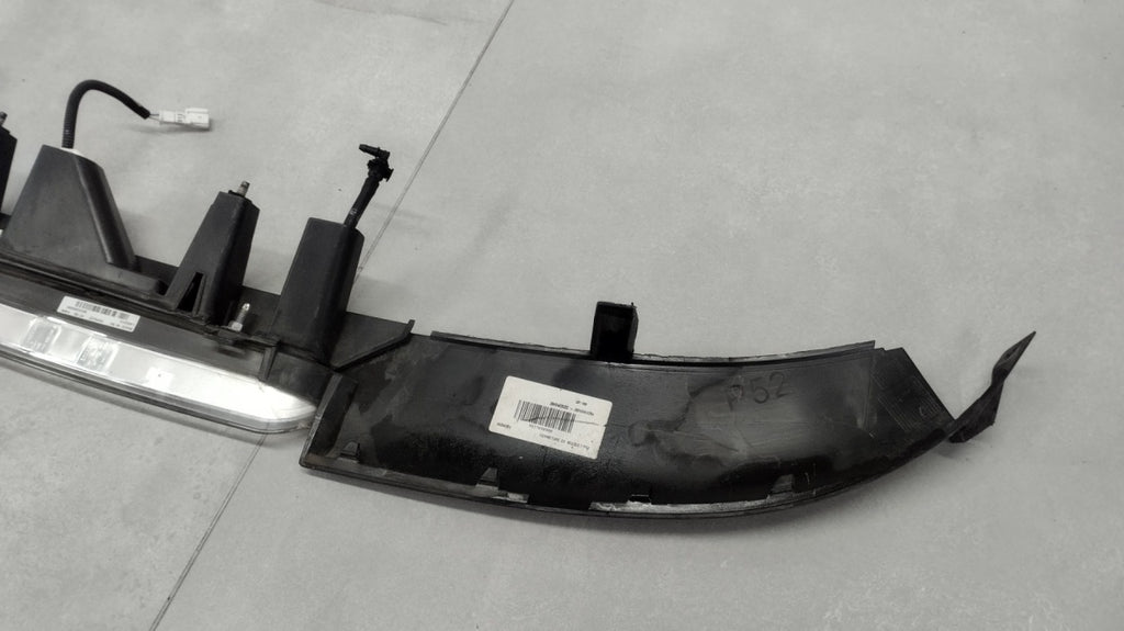 Spojler treće svjetlo STOP Peugeot 308 III T10 karavan SW / 9837890980