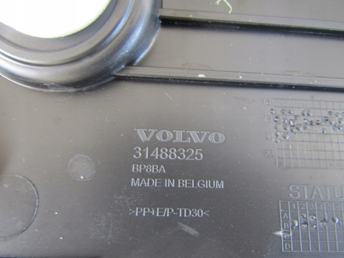 Spojler gepek vrata Volvo XC40 17-