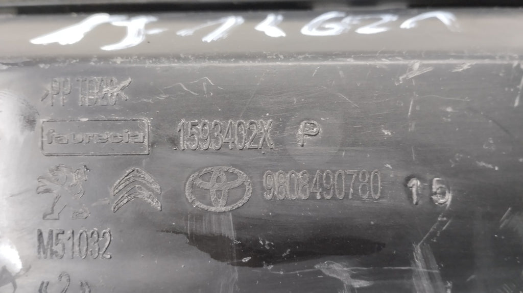 WSPORNIK PASA ZDERZAKA PEUGEOT EXPERT JUMPY 16-26 prednji OEM 9808490780