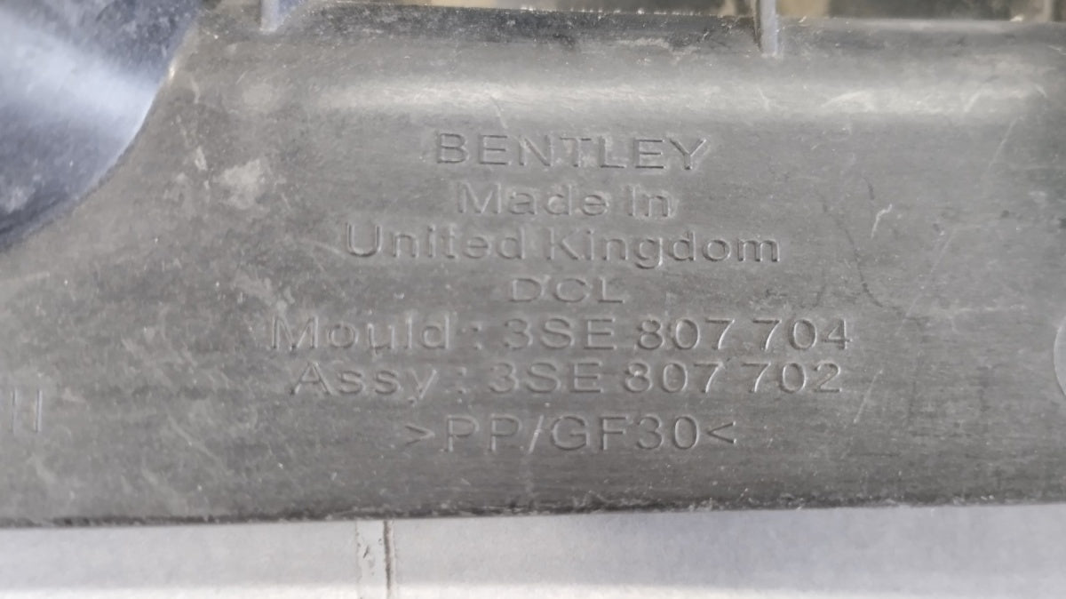 Wspornik desni tylnego zderzaka Bentley Flying Spur 20-22 / 3SE807704